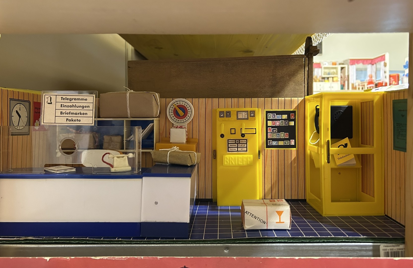 Modella Post